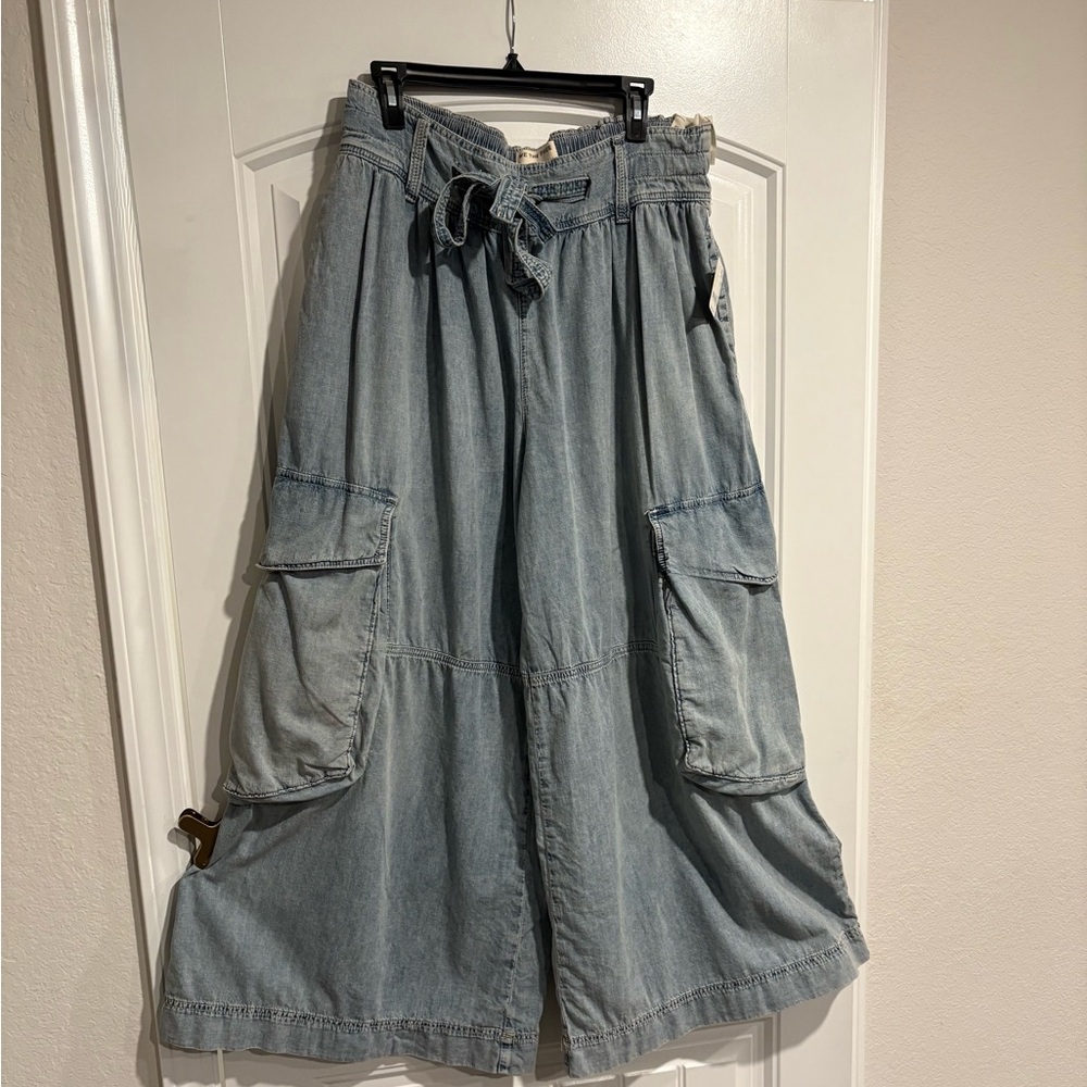 Wide-Leg Blue Denim Jeans - Picture 4 of 10